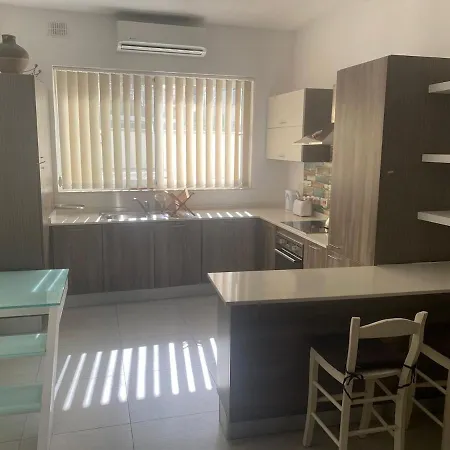 Apartman 2 Bedroom Near St Julians *
